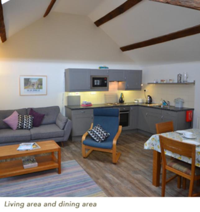 Church Farm Holiday Cottages - Pinster Cottage آشبورن المظهر الخارجي الصورة